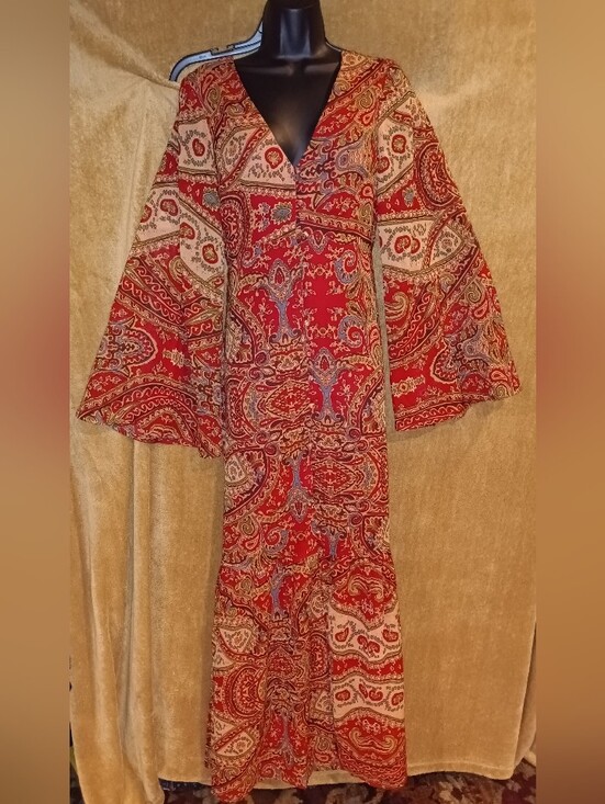 Influence Dresses & Skirts - NWT Influence UK Red Paisley V-Neck Bell Sleeve Boho Maxi Dress